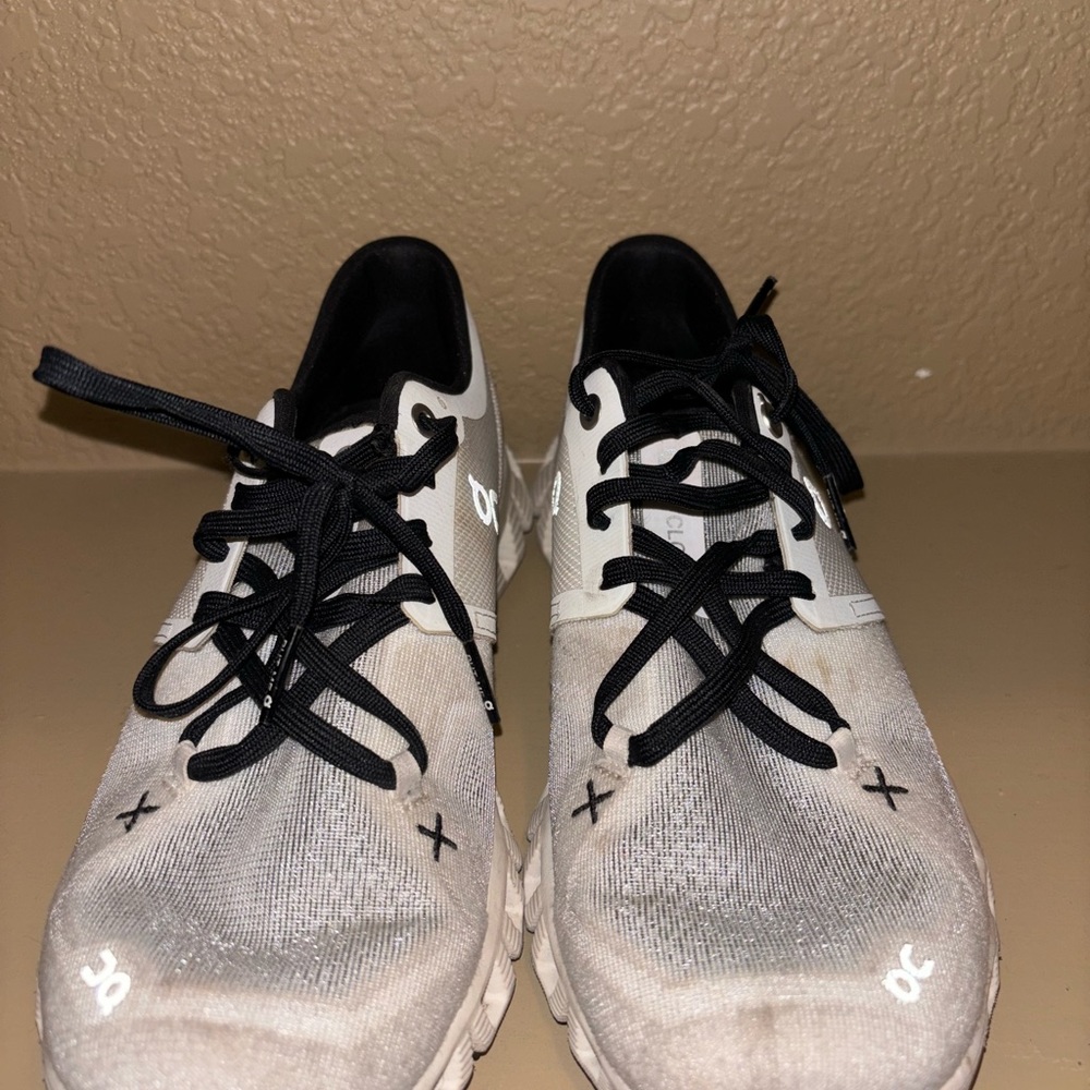 On close shoes